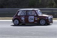 De kranige oudjes in volle actie op Historic GP