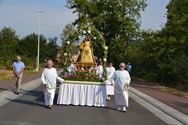De Sacramentsprocessie bracht Viversel op de been
