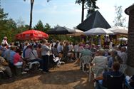 De Sacramentsprocessie bracht Viversel op de been