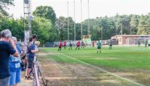 Geblesseerde speler domper op voetbalontmoeting