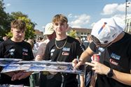Massa volk voor parade van 24 Uren van Zolder