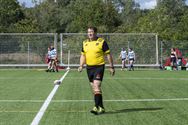 Rugbydames verkopen hun huid duur op benefiet