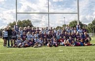 Rugbydames verkopen hun huid duur op benefiet