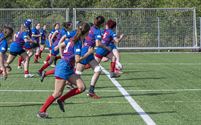 Rugbydames verkopen hun huid duur op benefiet