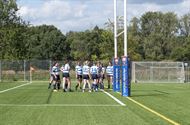 Rugbydames verkopen hun huid duur op benefiet