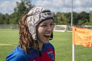 Rugbydames verkopen hun huid duur op benefiet