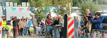 De zon kwam tevoorschijn voor Zolder Leeft